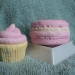 Mini Cupcake And Macaroon Gift Set - Raspberry..