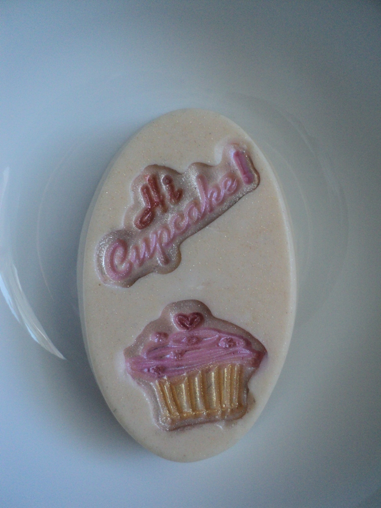 Hi Cupcake Soap - French Vanilla Cake Scent