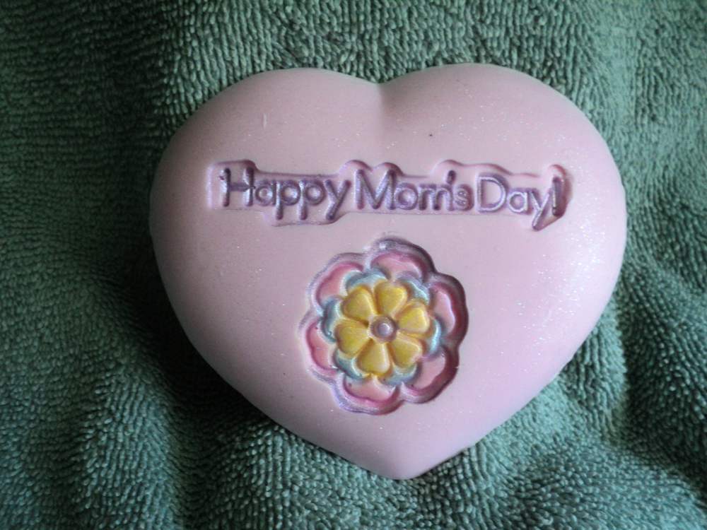 Happy Mom's Day Heart Soap - Pearberry Scent